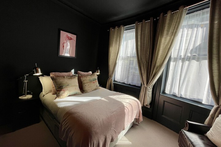 Room 10 of 34