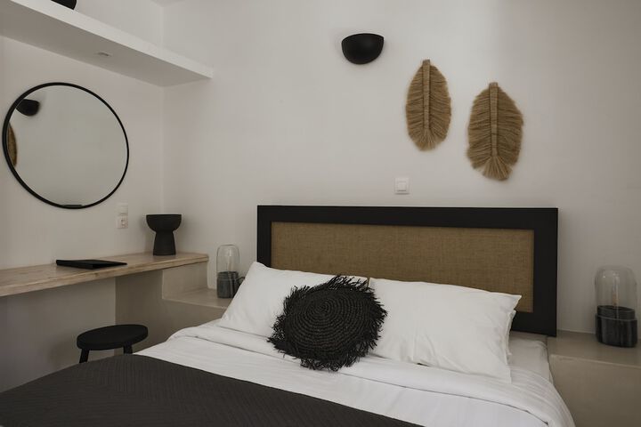 Room 15 of 200