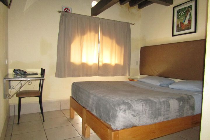 Room 21 of 33