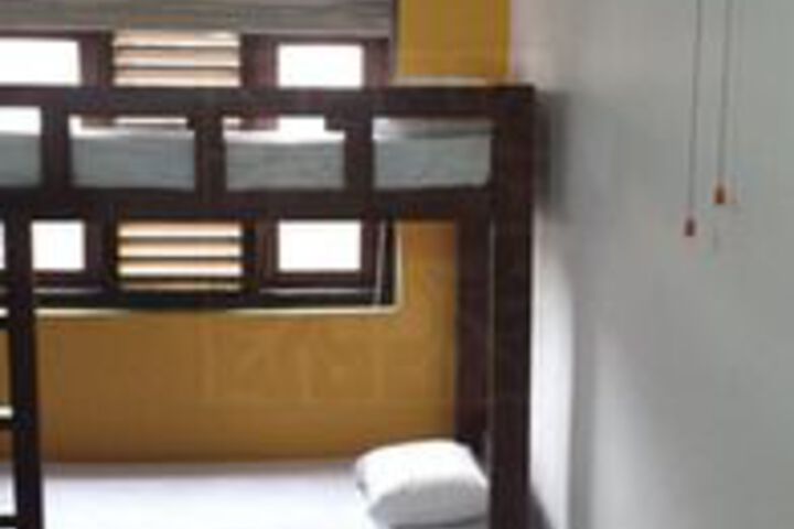 Room 25 of 33