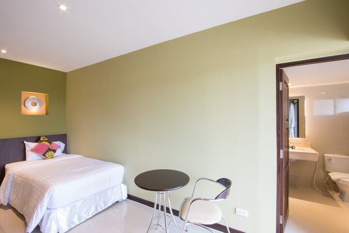 Room 28 of 72