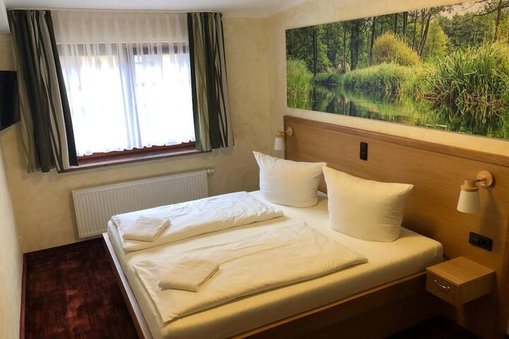Room 9 of 38