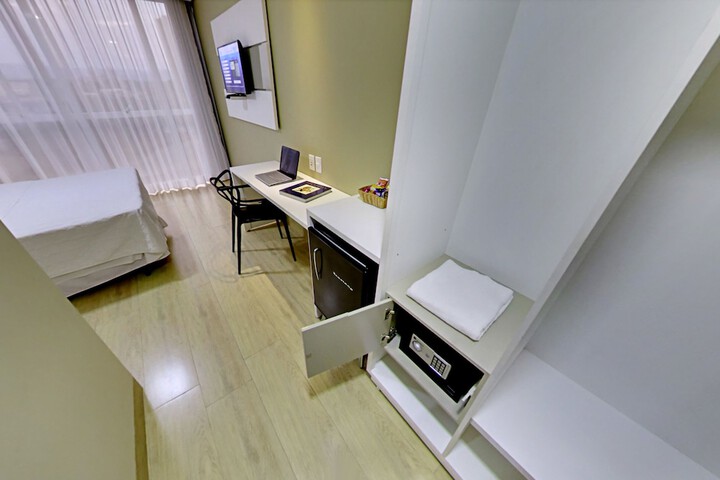 Room 21 of 60