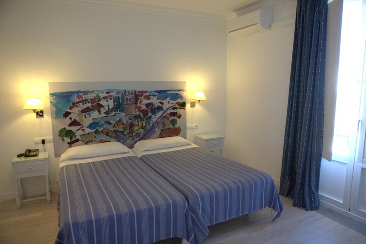 Room 9 of 48