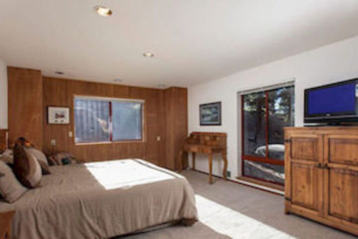 Room 6 of 19