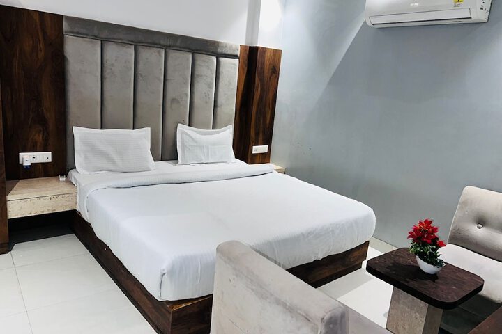 Room 7 of 26