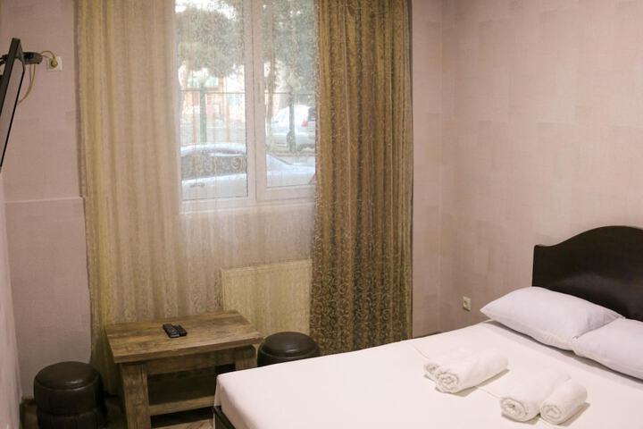 Room 8 of 26