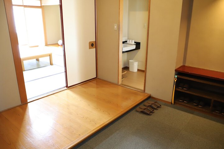 Room 27 of 113