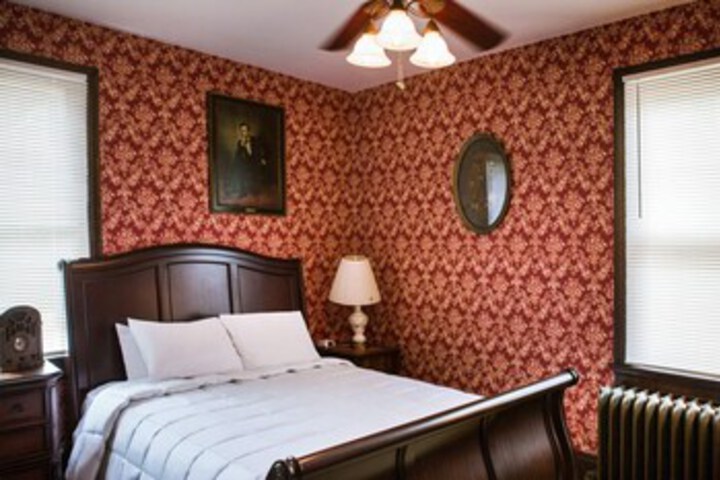 Room 27 of 37