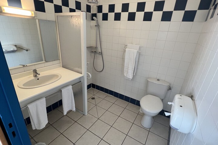 Room 11 of 22