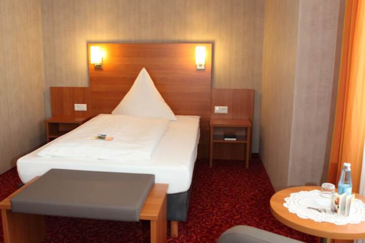 Room 3 of 47