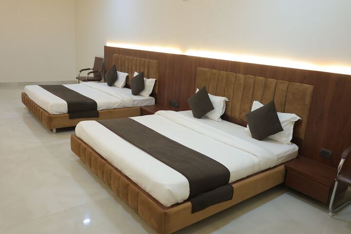 Room 2 of 7