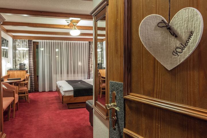 Room 35 of 71