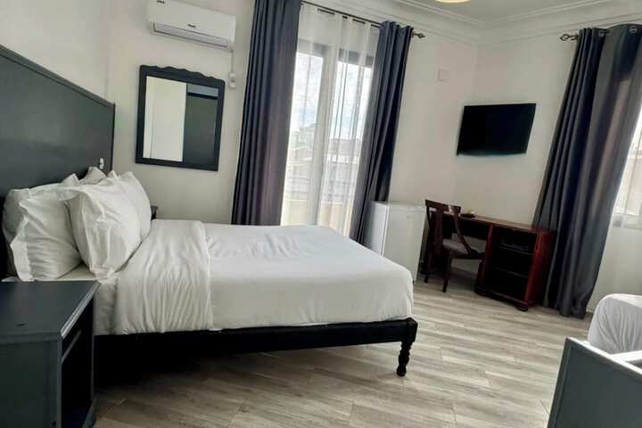Room 3 of 12