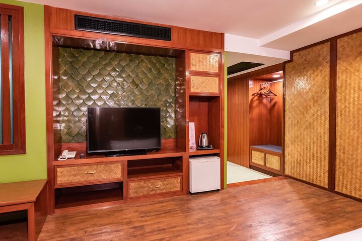 Room 34 of 62