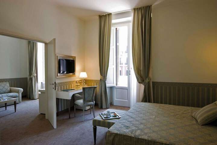 Room 21 of 41