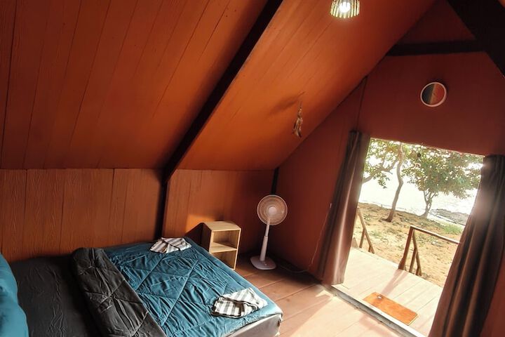 Room 6 of 84