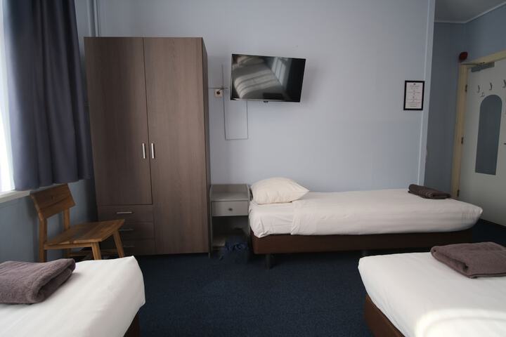 Room 44 of 82