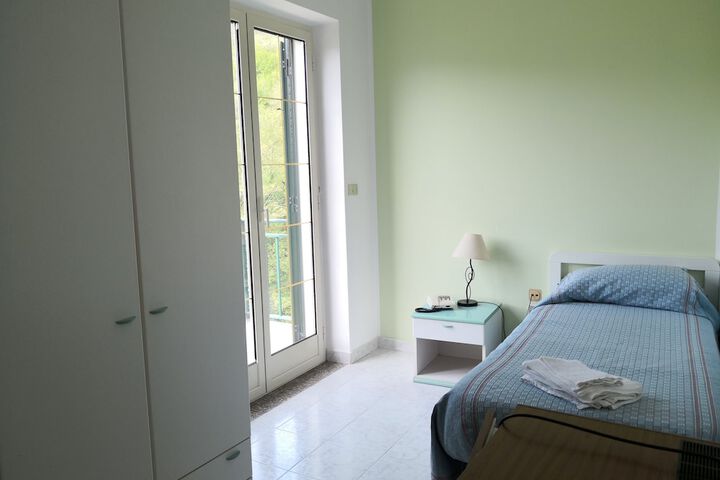 Room 7 of 68