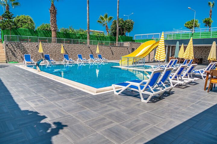 Pool 15 of 41