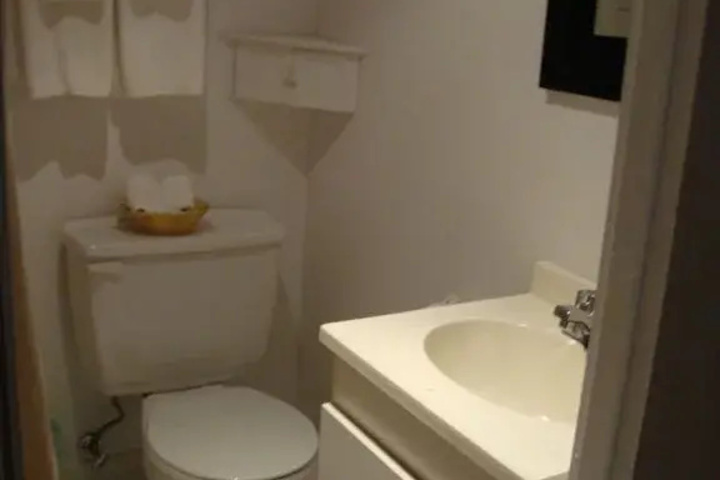 Room 8 of 23
