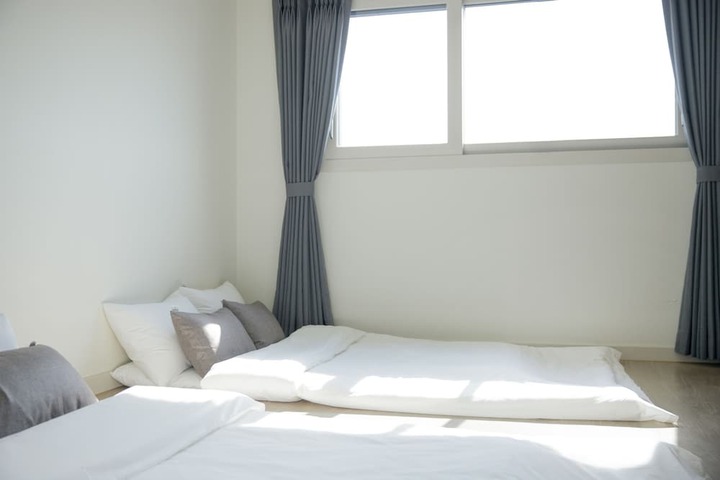 Room 11 of 32