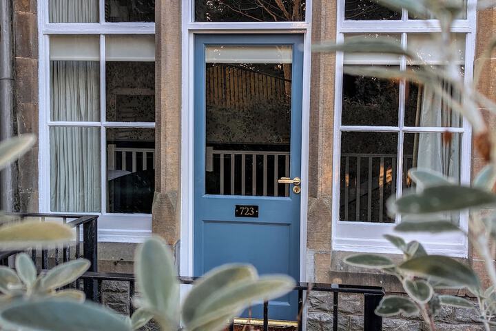 Room 44 of 174