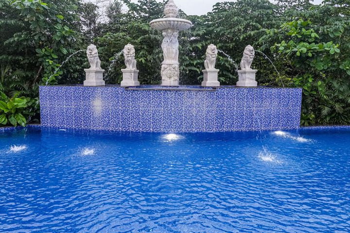 Pool 20 of 32