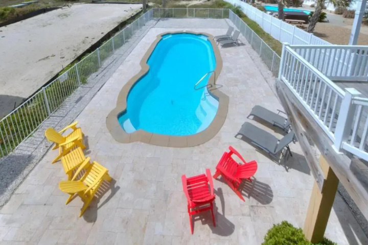 Pool 16 of 26
