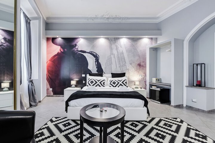 Room 17 of 46