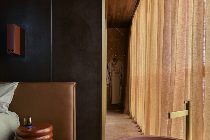 Room 14 of 68