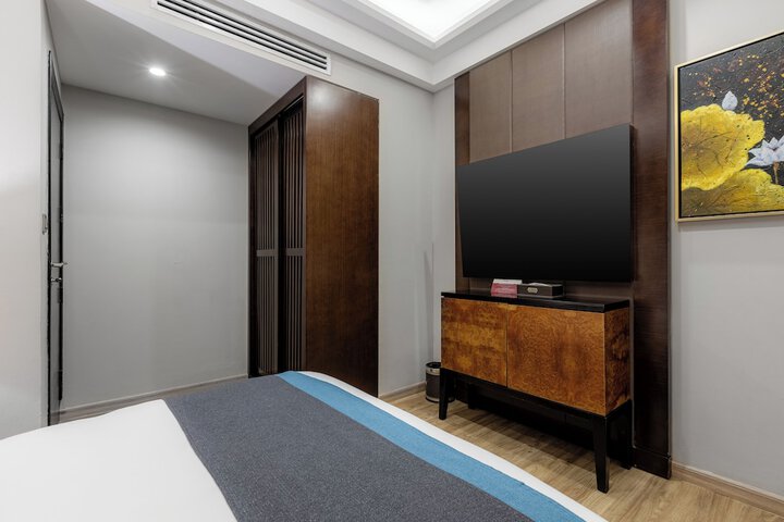 Room 23 of 171