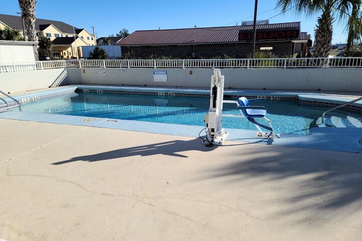 Pool 41 of 54