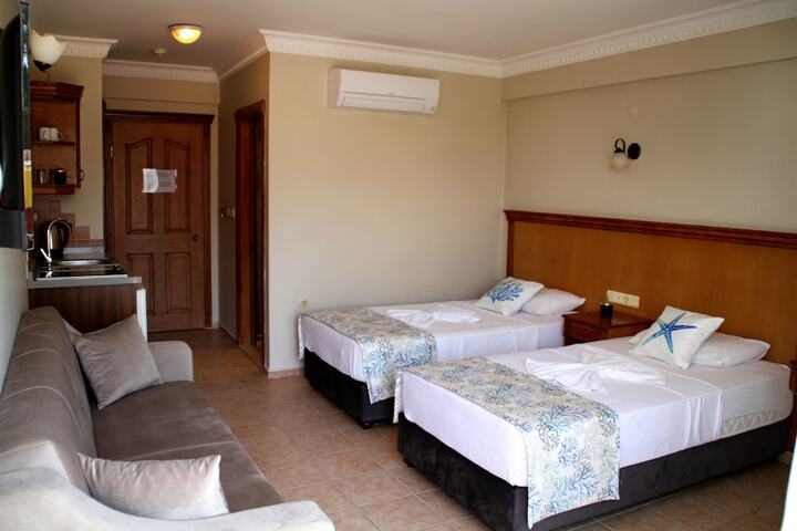 Room 20 of 104