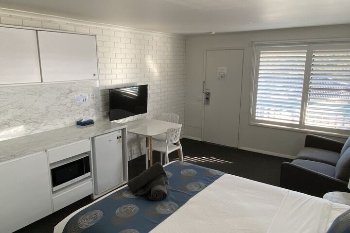 Room 3 of 50