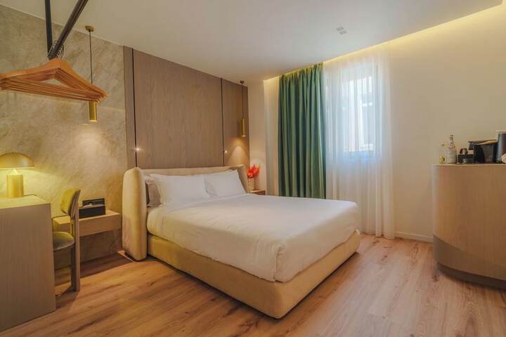 Room 12 of 109