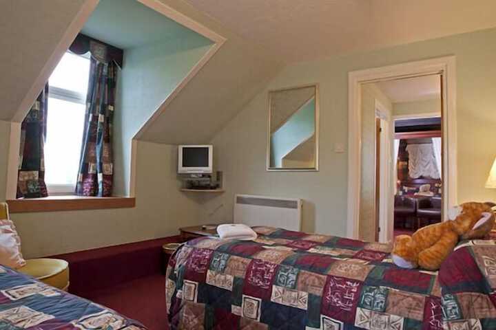Room 5 of 13