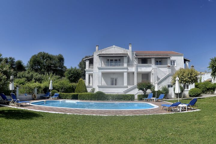 Hotel Pool