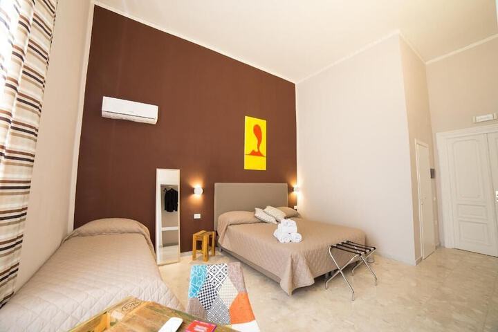 Room 170 of 309