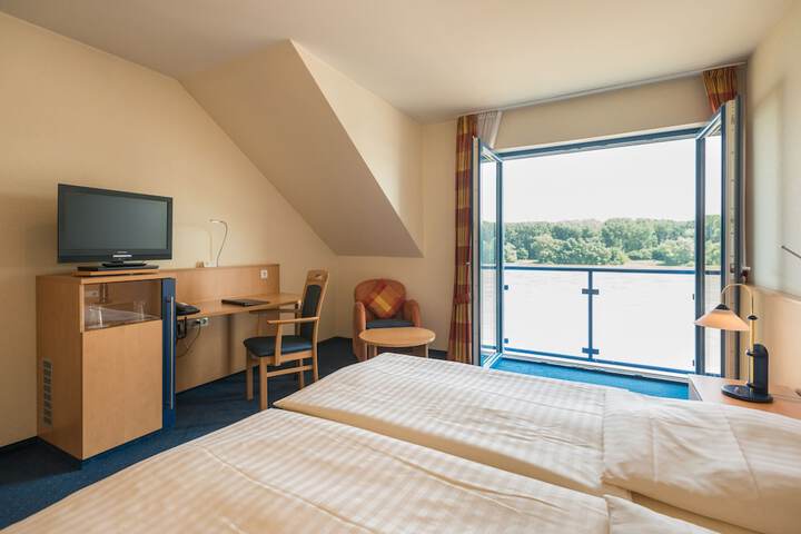 Room 8 of 29