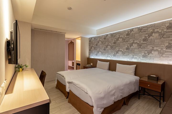 Room 32 of 87