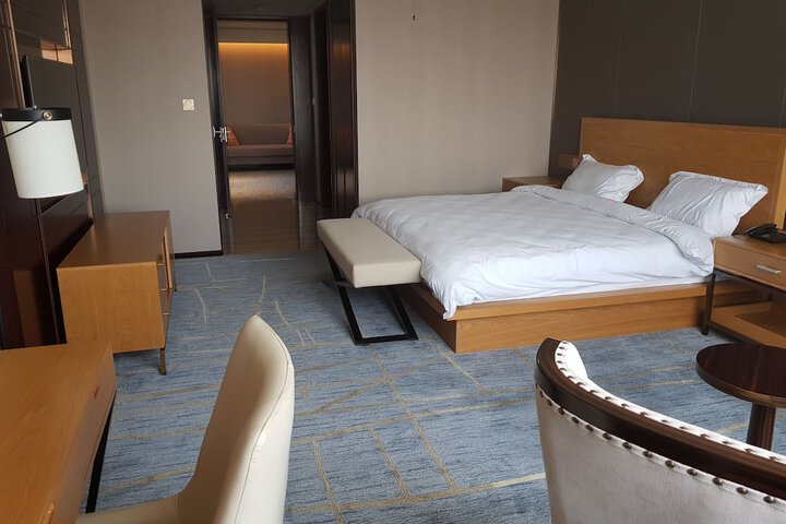 Room 17 of 60