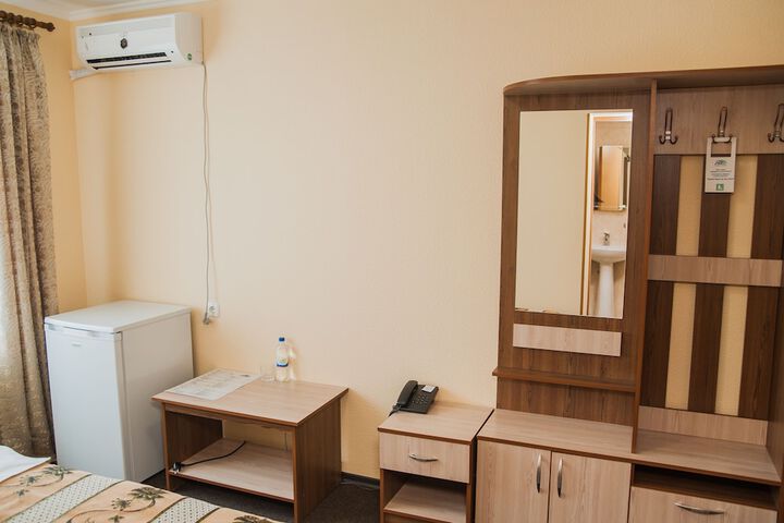 Room 12 of 28