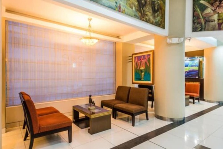 Entrance & Lobby