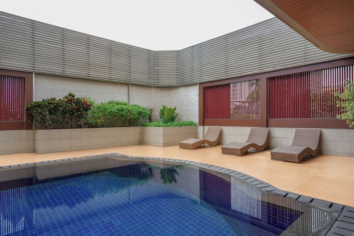 Pool Hotel
