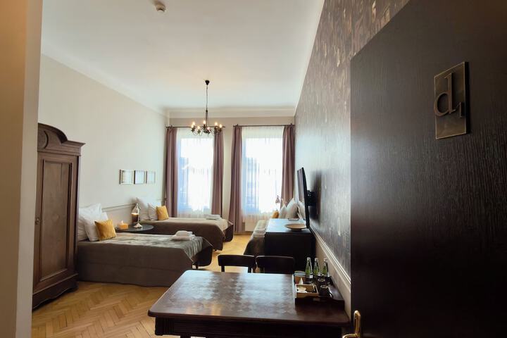 Room 26 of 121