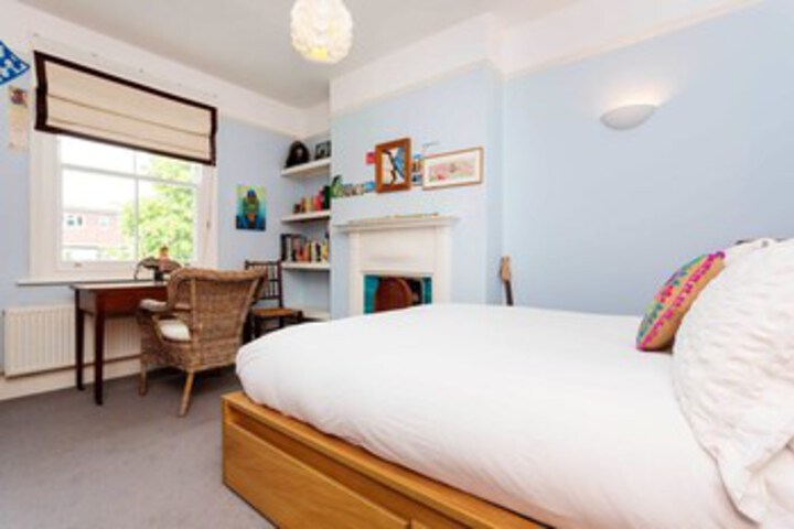 Room 16 of 22