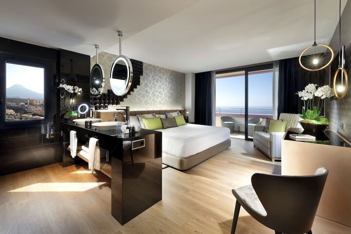 Room 43 of 140