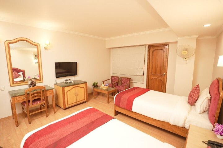 Room 5 of 38