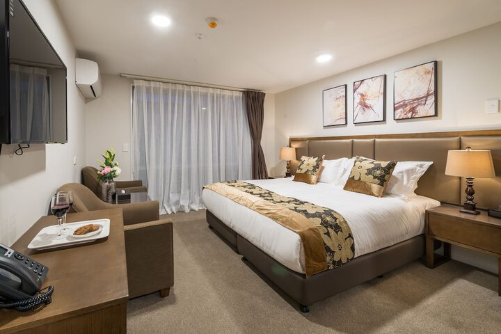 Room 5 of 36